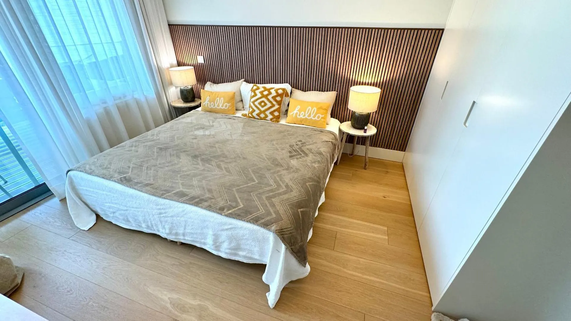 Luxurious 2 Bedrooms Home With Amenities In Lisbon Center 0*,
