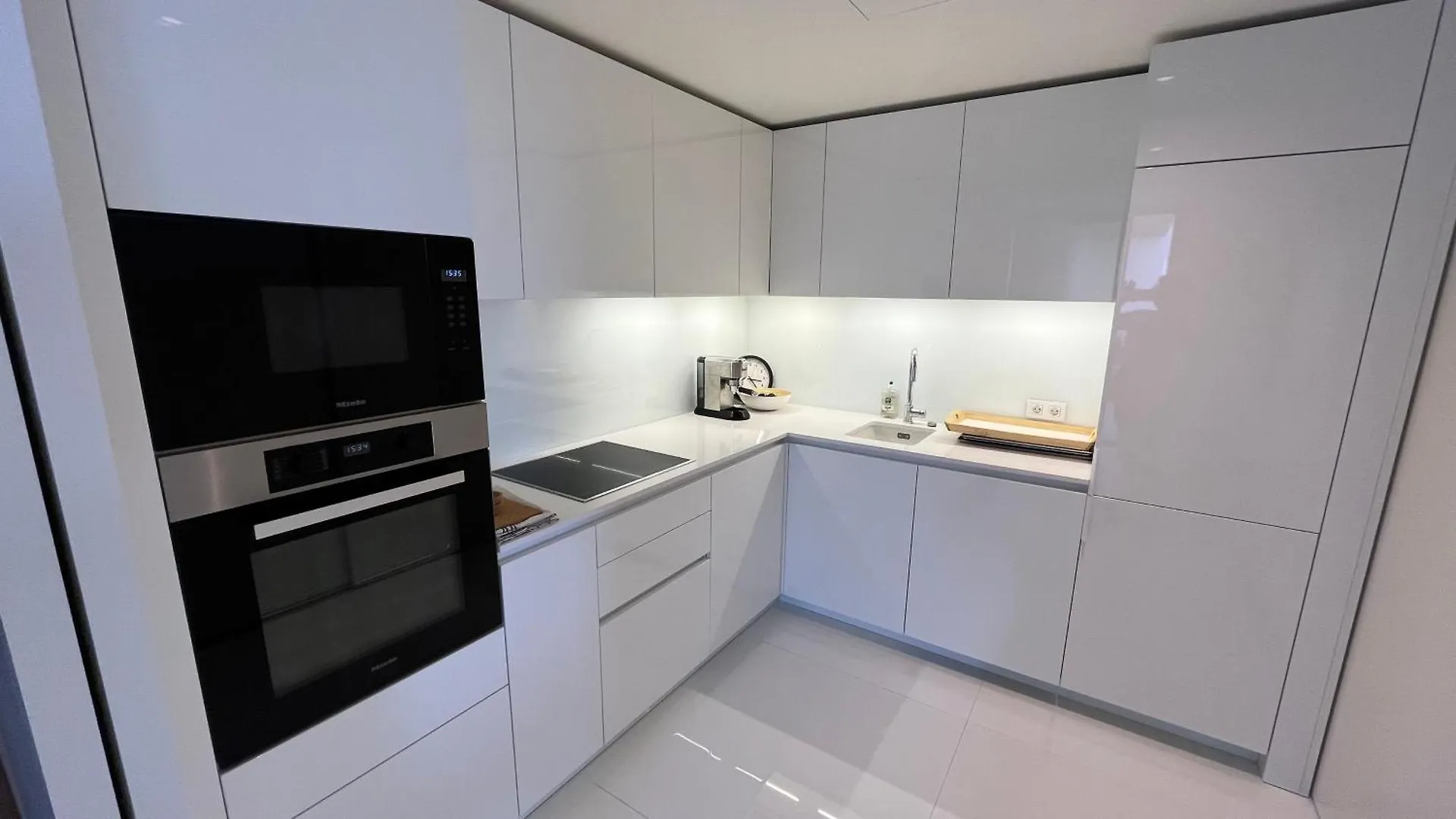 Luxurious 2 Bedrooms Home With Amenities In Lisbon Center Apartment