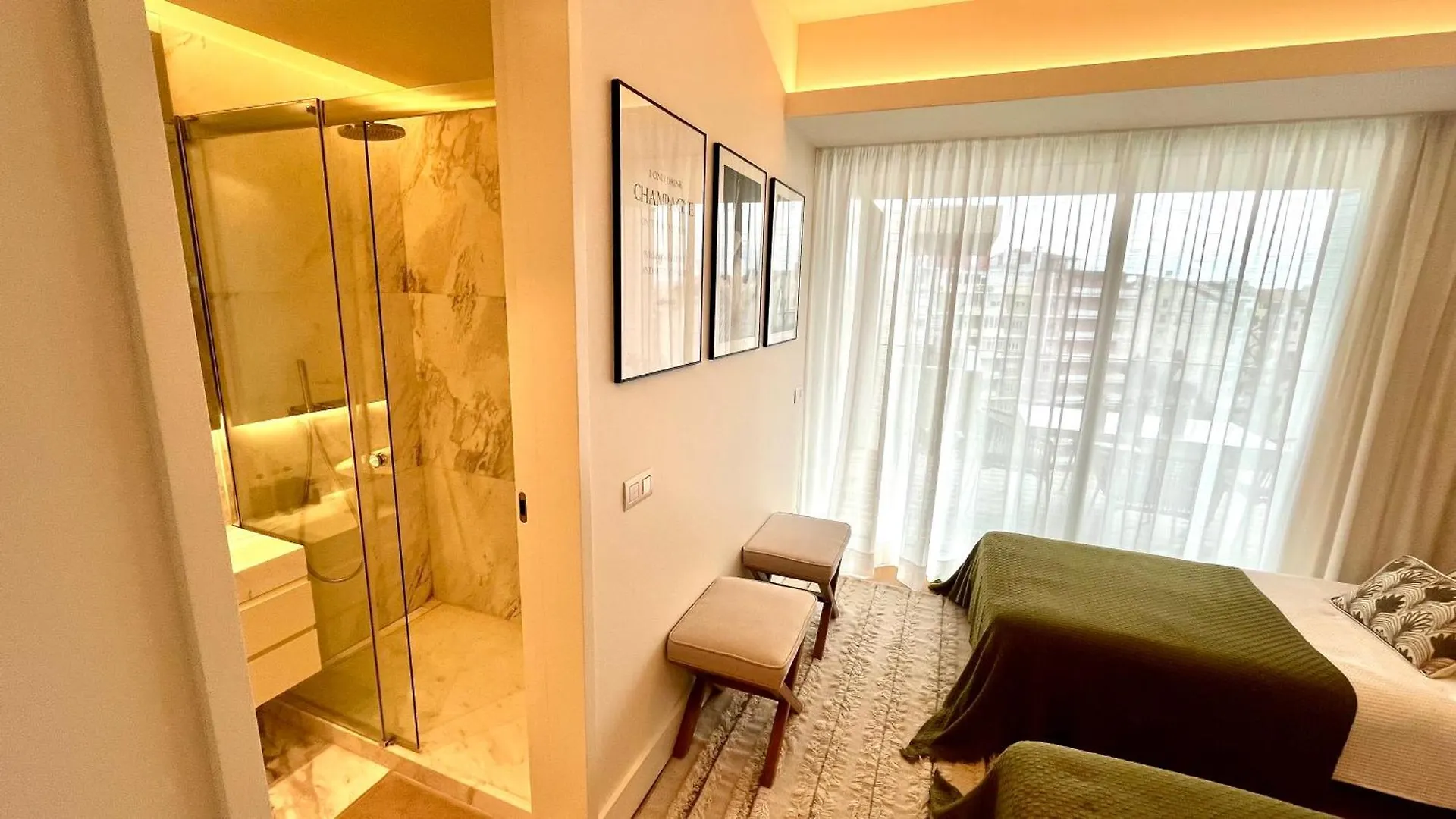 Luxurious 2 Bedrooms Home With Amenities In Lisbon Center 0*,  Portugal