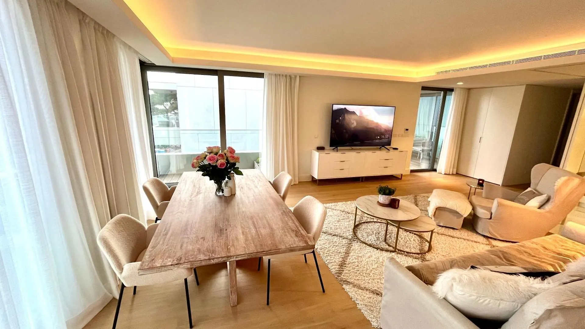 Luxurious 2 Bedrooms Home With Amenities In Lisbon Center