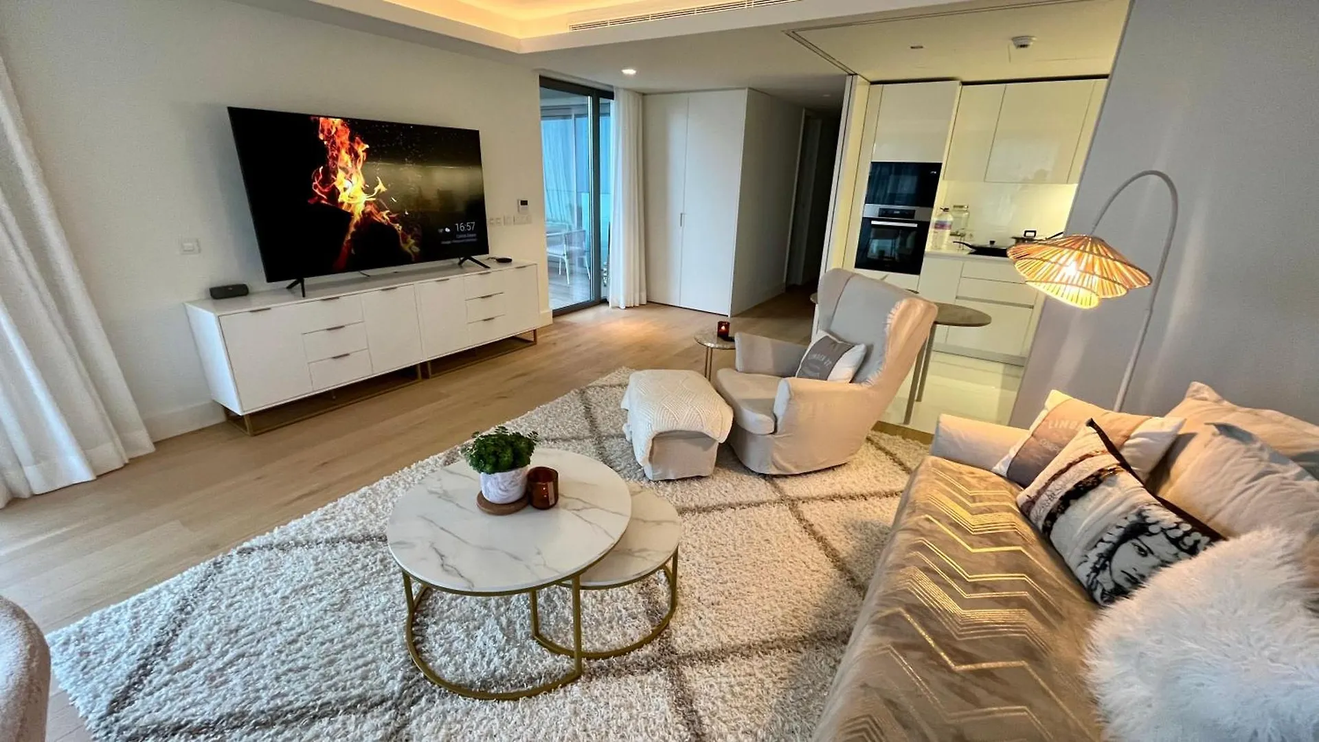 Apartment Luxurious 2 Bedrooms Home With Amenities In Lisbon Center Portugal