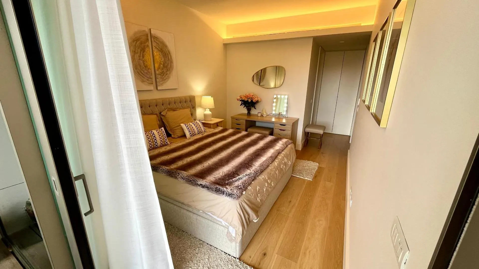 Luxurious 2 Bedrooms Home With Amenities In Lisbon Center Apartment