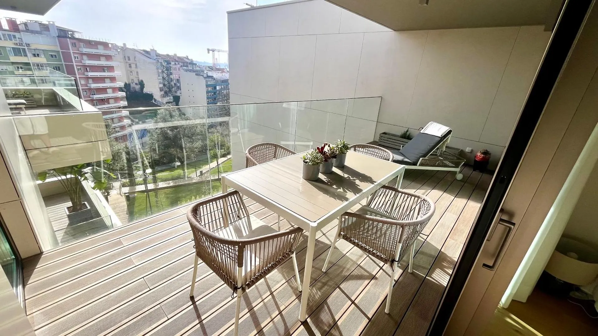 Apartment Luxurious 2 Bedrooms Home With Amenities In Lisbon Center Portugal